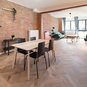 Two-bedroom In The Heart Of , Anvers Belgique